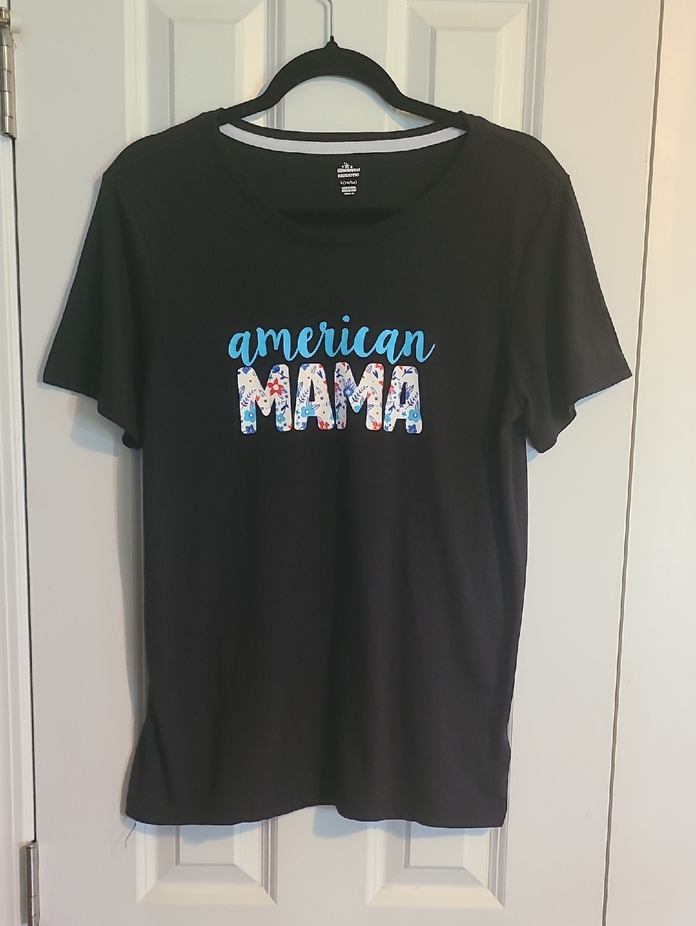 Black "American Mama" Graphic Tee